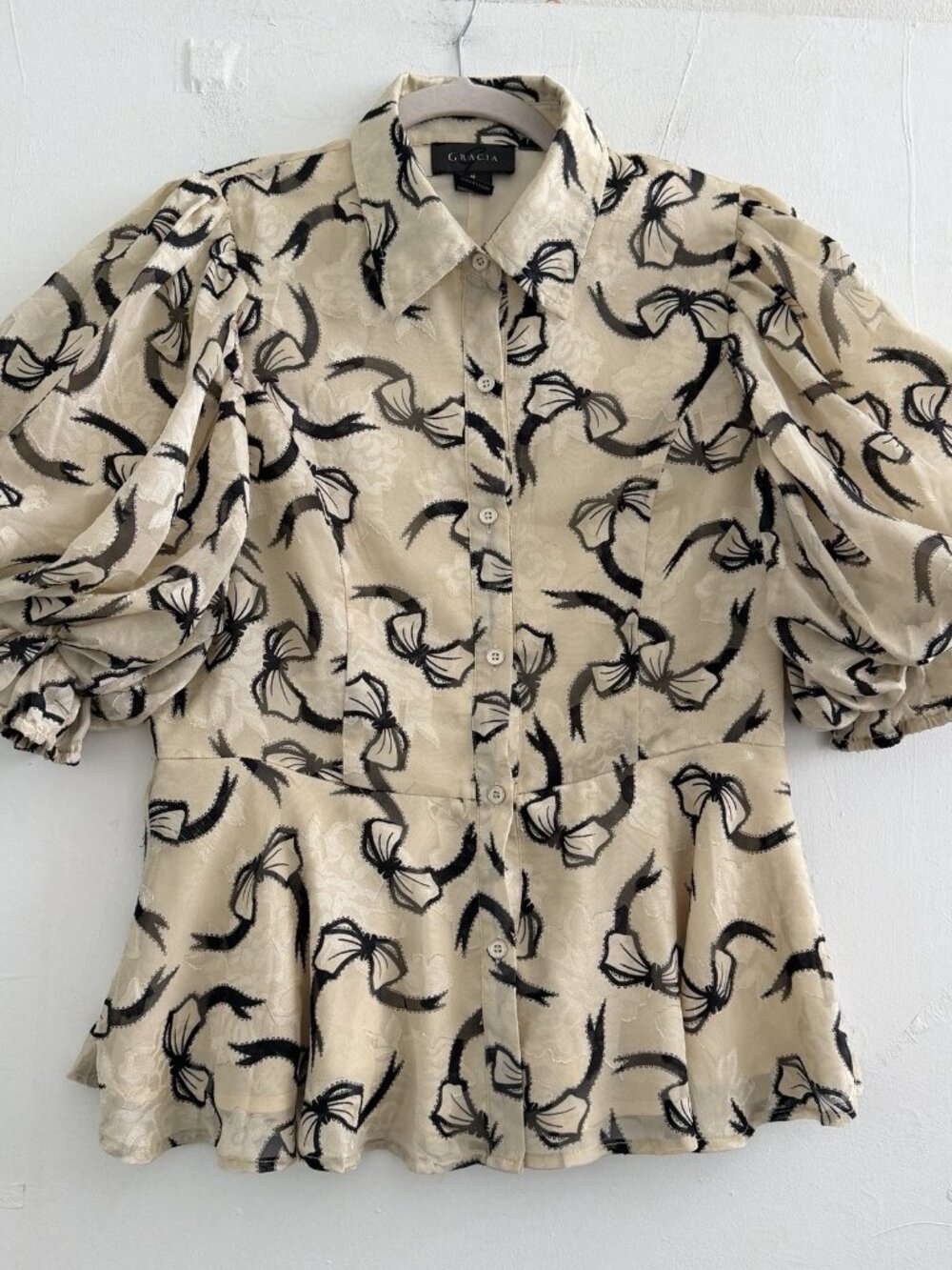 NEW Gracia Black Cream Bow Puff Sleeve Blouse M Top MEDIUM NWOT
